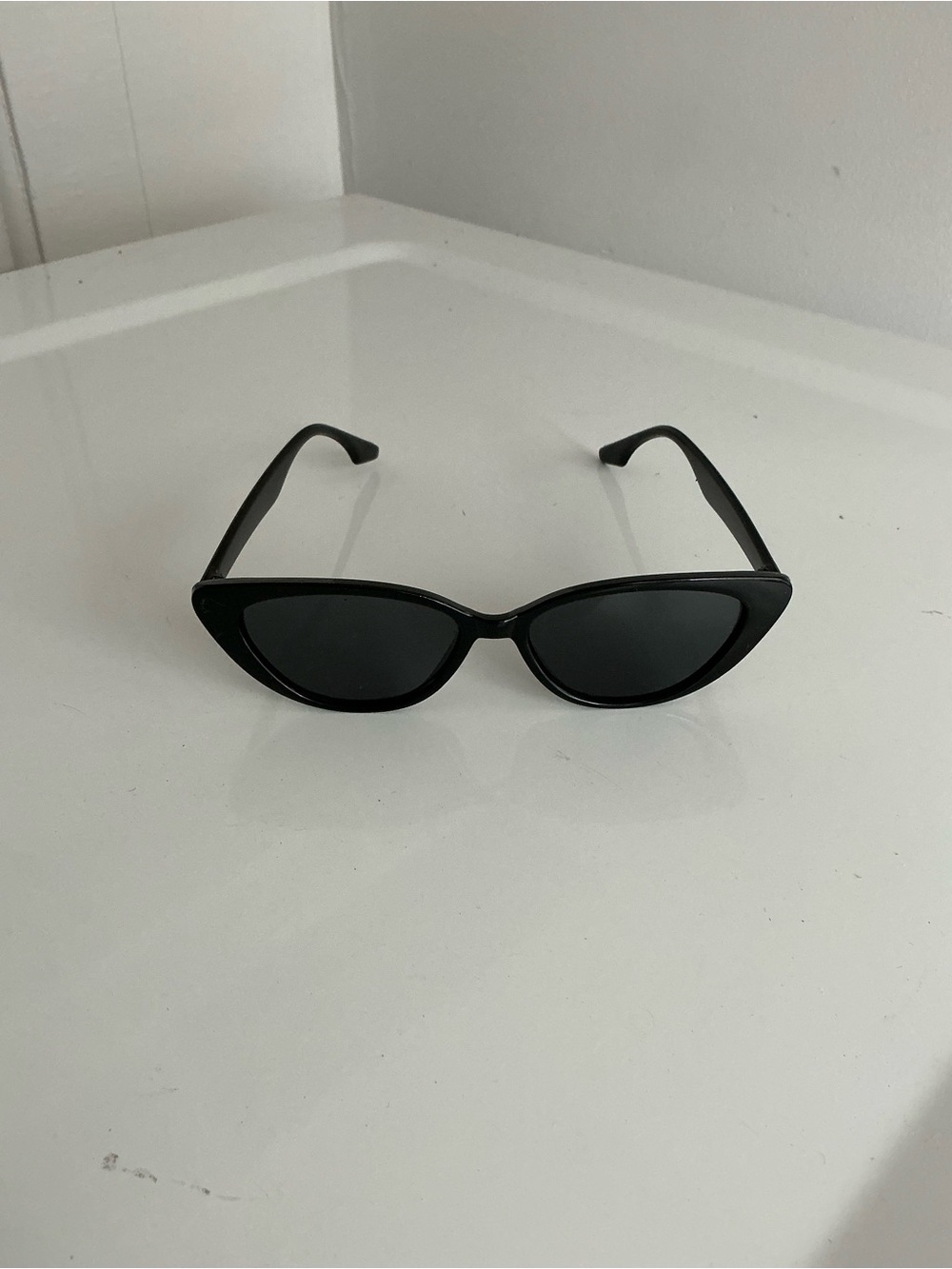 Women's Black Cat-Eye Sunglasses - Sleek Everyday Style